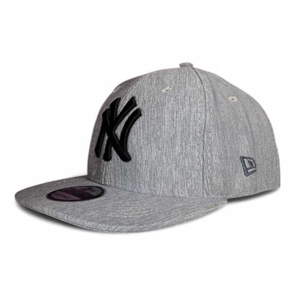 Gorra New Era Gris con Negro - Imagen 3