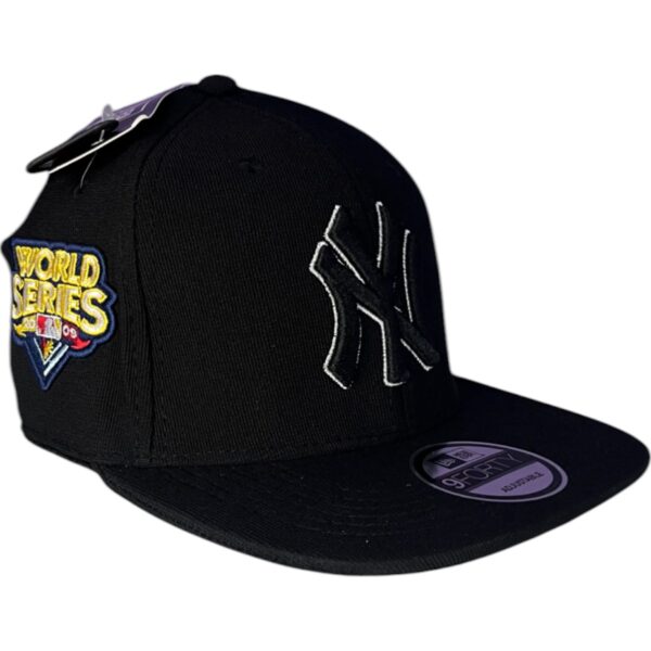 Gorra New Era NY Negra con Negro - Imagen 3