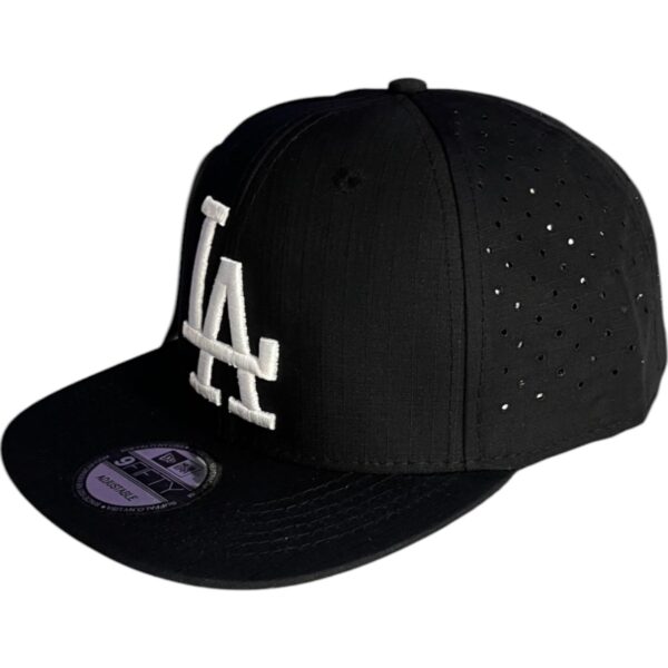 Gorra New Era LA Negra con Blanco - Imagen 3