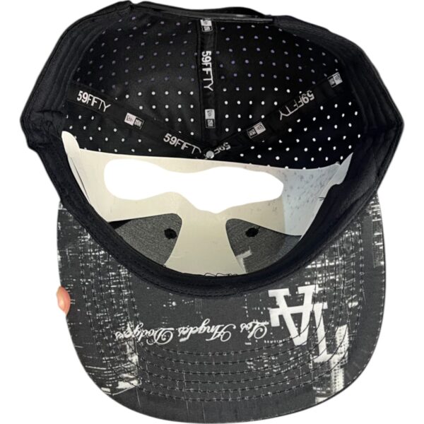 Gorra New Era LA Negra con Blanco - Imagen 4