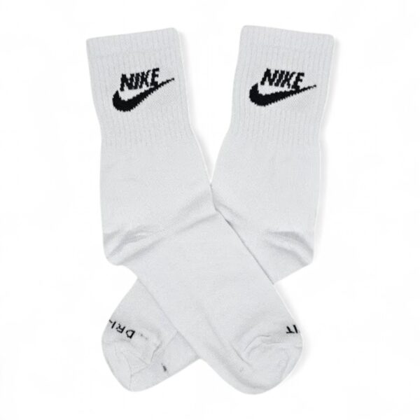Medias Blancas con pipa Negra Nike