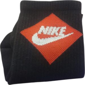 Medias Negras con rombo Rojo NIKE