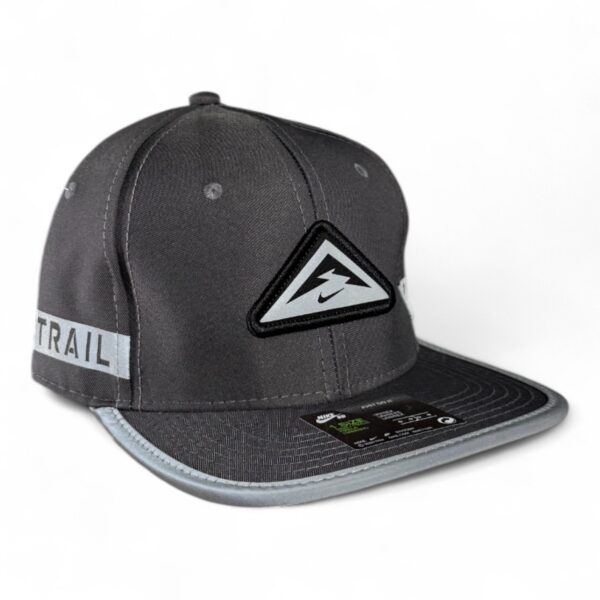 Gorra Nike Gris con Gris - Imagen 2