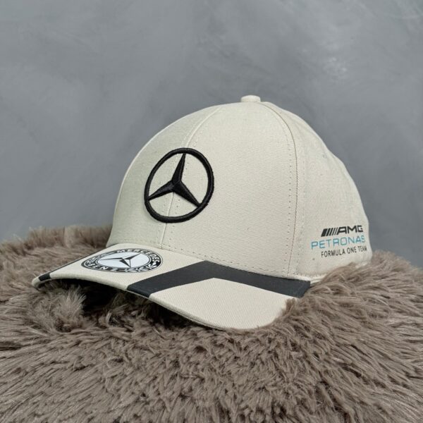 Gorra Mercedes-Benz Beige con Negro