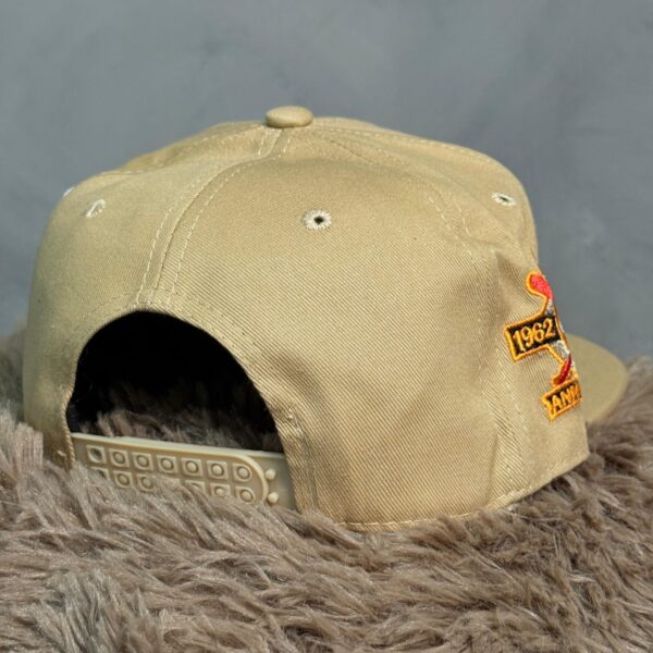 Gorra Beige y Naranja New Era - Imagen 3