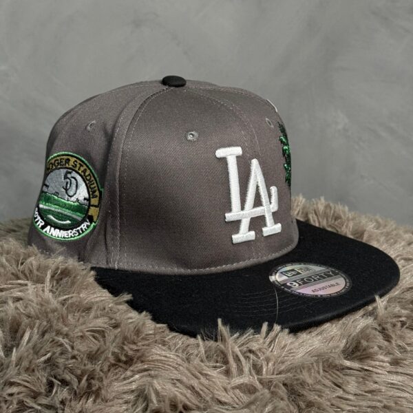 Gorra New Era Gris Claro con Blanco - Imagen 2