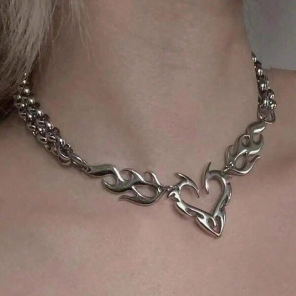 Collar corazón flama - Imagen 2