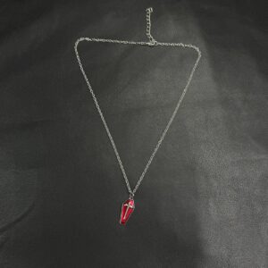 Collar Ataúd Carmesí