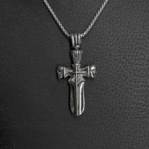 Dije Cruz Espada Gótica con Calaveras