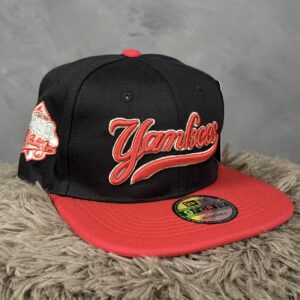Gorra New Era 9FORTY Yankees negra y roja
