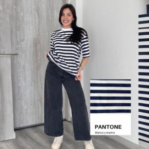 Remera Boxy Fit Rayada Azul y Blanco